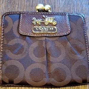Coach Wallet - Signature Collection